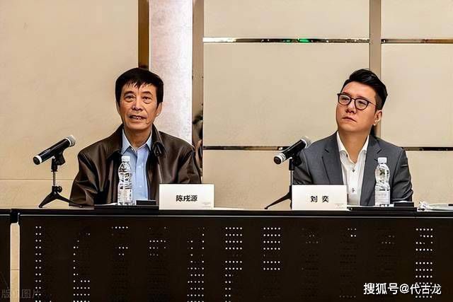 对于自己的老东家，利物浦传奇卡拉格在《每日电讯报》的专栏中发表了自己的看法。